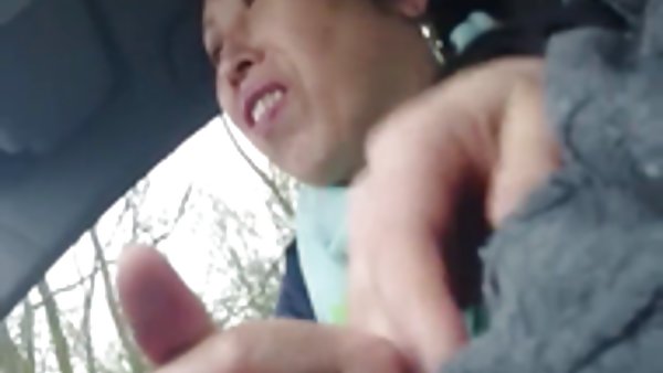 形式的监护为成年人自制的,年长的巨大的胸部